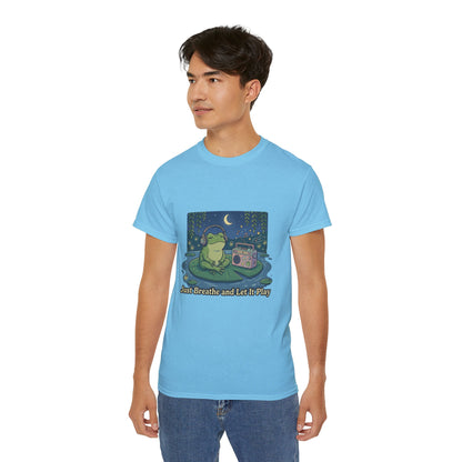 The frog is listening to music  T-shirt