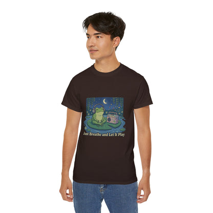 The frog is listening to music  T-shirt