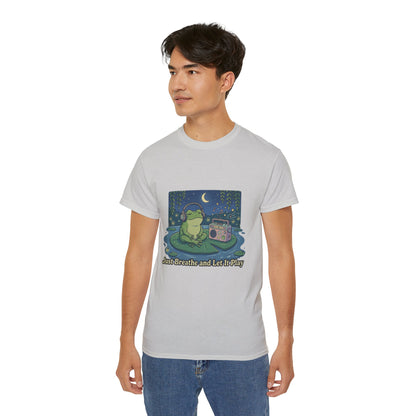 The frog is listening to music  T-shirt