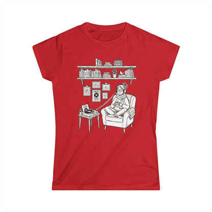 The girl is listening to music - Vinyl records - T-shirt