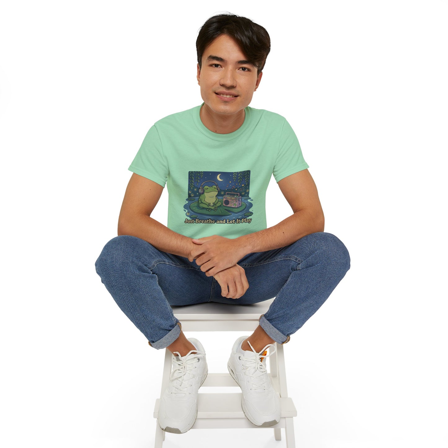 The frog is listening to music  T-shirt