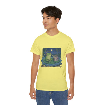 The frog is listening to music  T-shirt