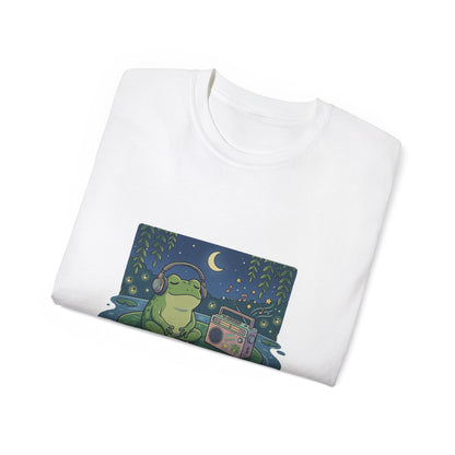The frog is listening to music  T-shirt