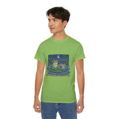 The frog is listening to music  T-shirt