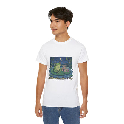 The frog is listening to music  T-shirt