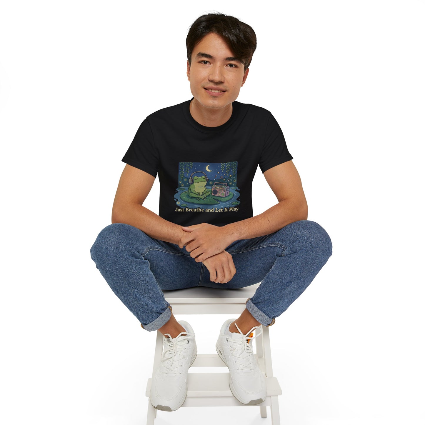 The frog is listening to music  T-shirt