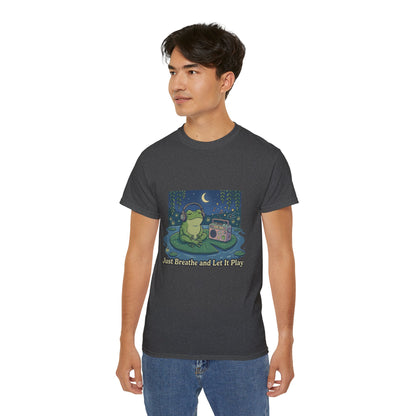 The frog is listening to music  T-shirt