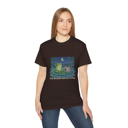 The frog is listening to music  T-shirt