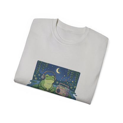 The frog is listening to music  T-shirt