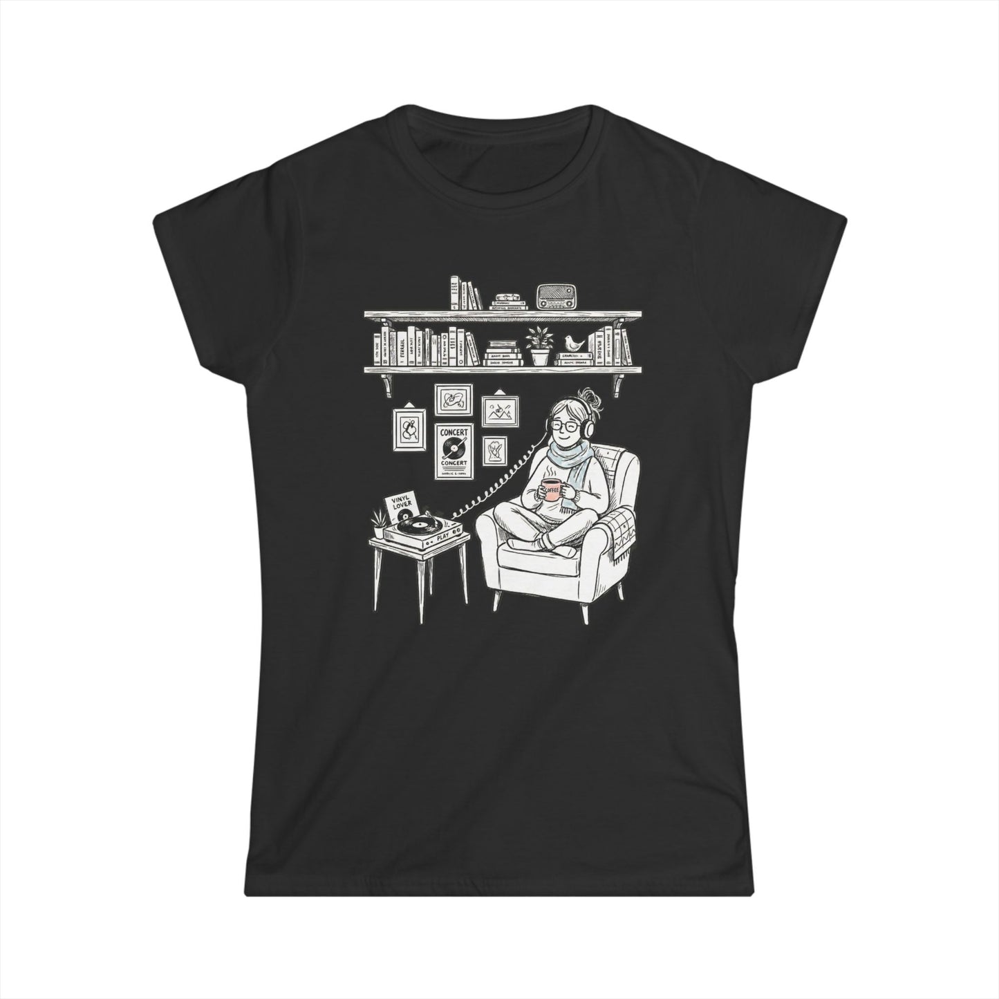The girl is listening to music - Vinyl records - T-shirt