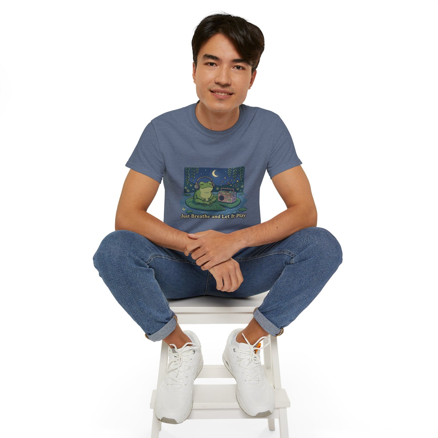 The frog is listening to music  T-shirt